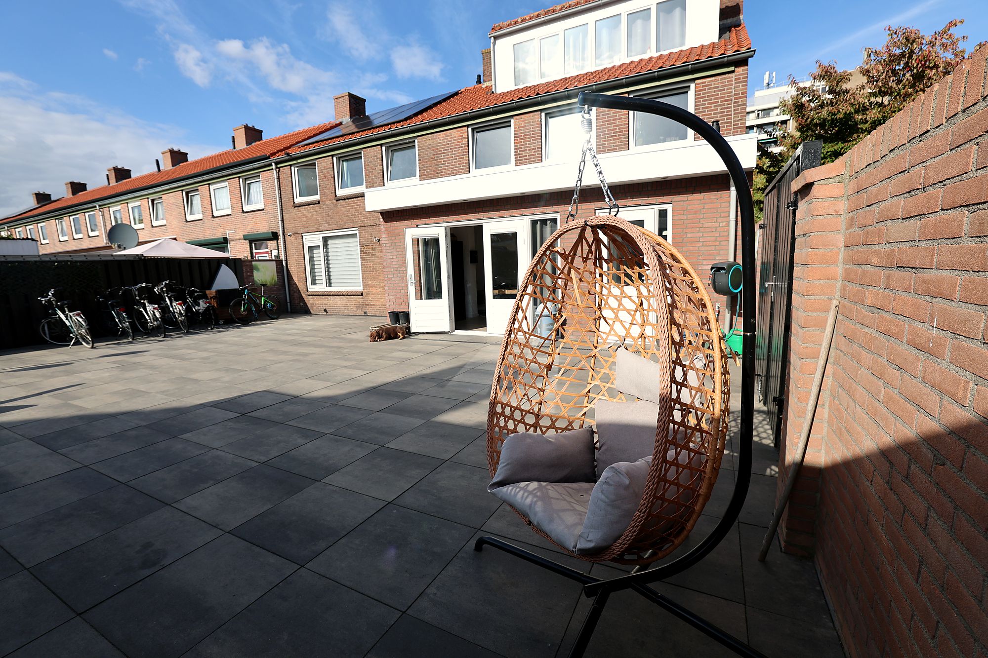 Cliënt en zorgverlener in dagelijks moment bij GG-Zorg