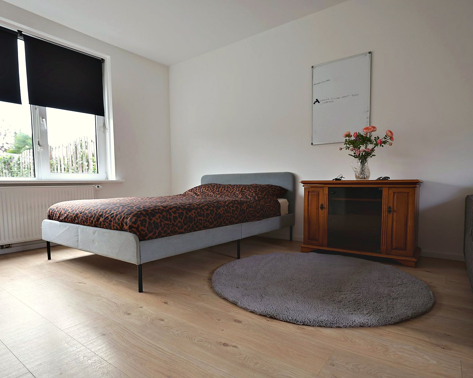 Een rustige kamer voor crisisopvang bij GG-Zorg
